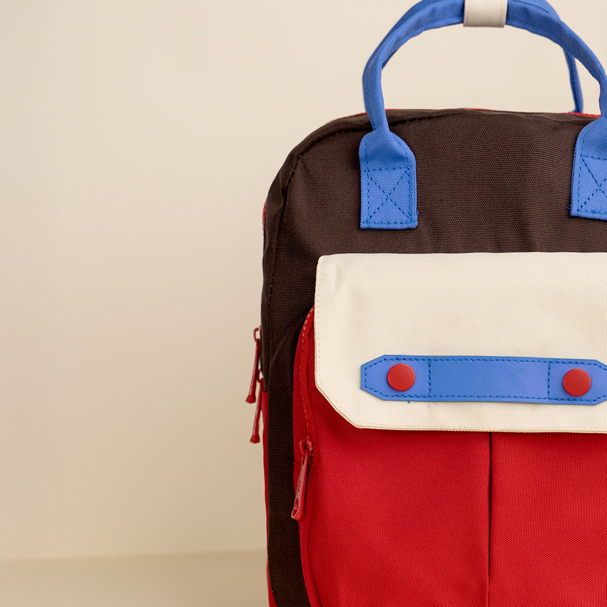 Kindy Cooler Backpack - Choc Apple