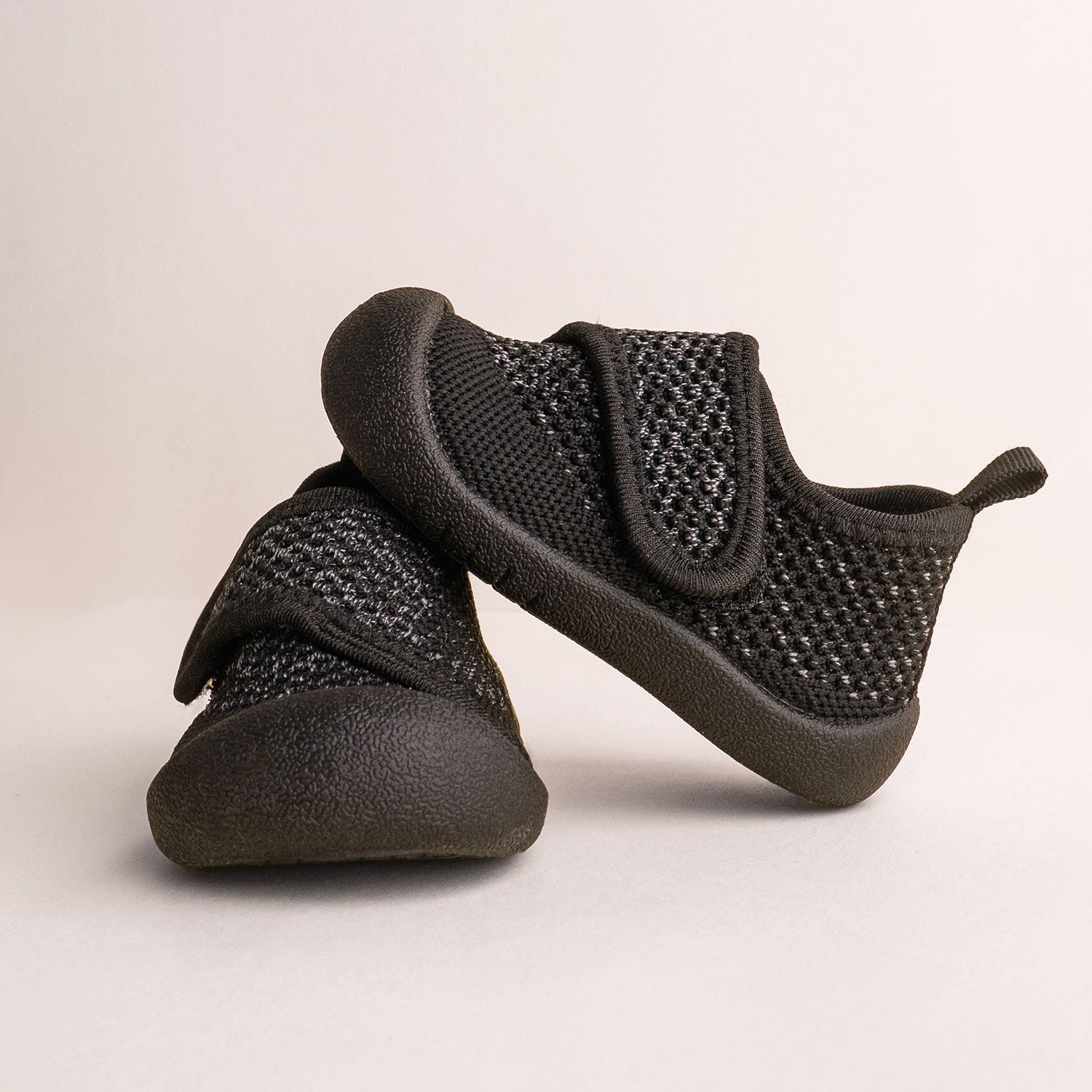 Duckies Velcro Black