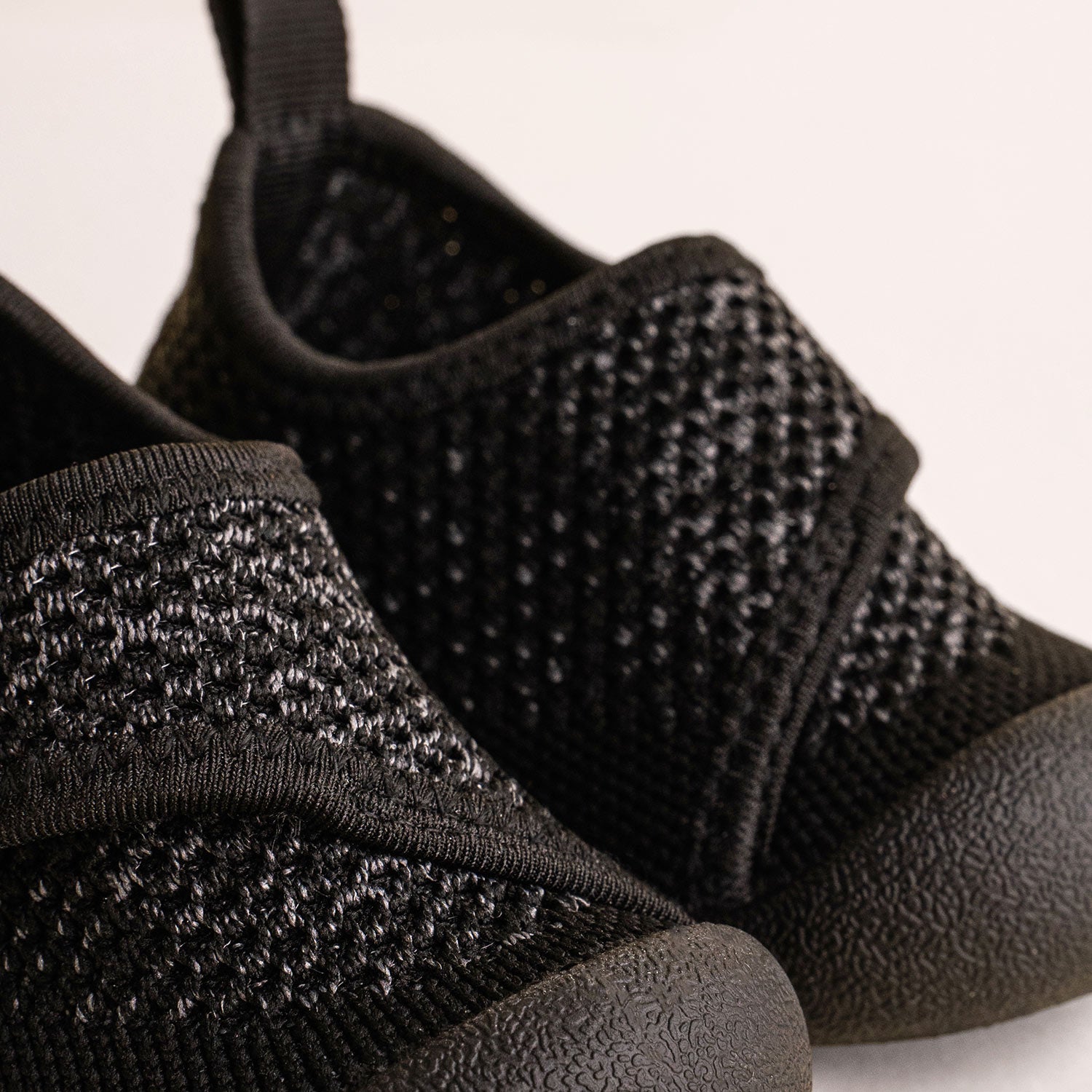 Duckies Velcro Black