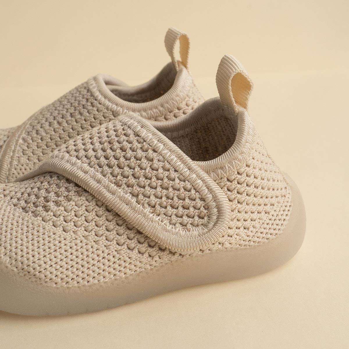 Duckies Velcro Oat