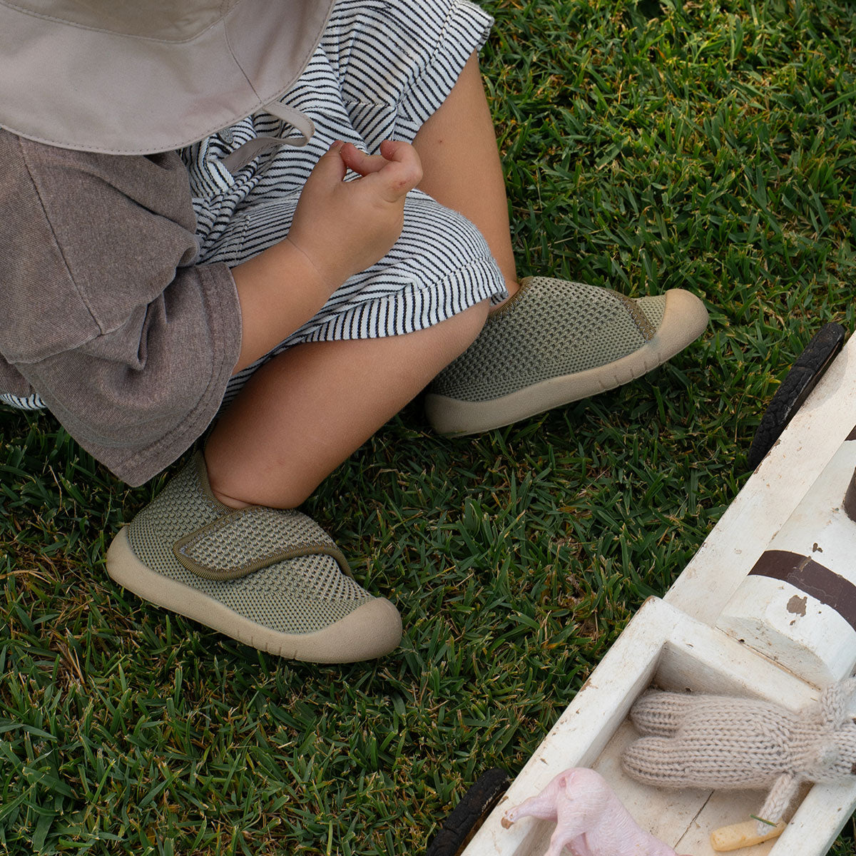 Duckies Velcro Olive