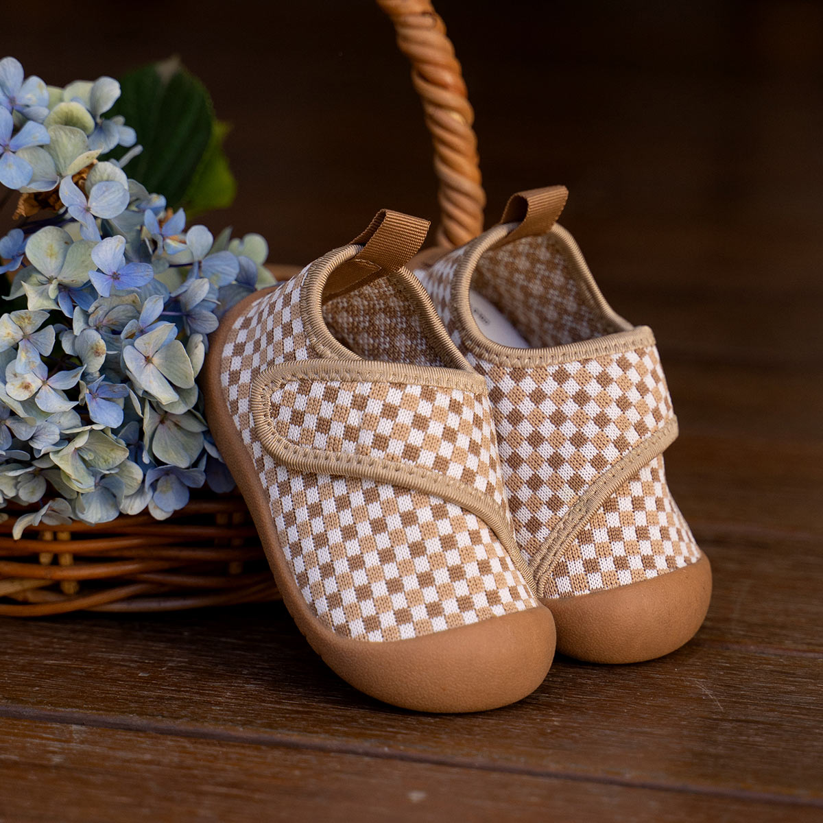 Duckies Velcro Peanut Checker