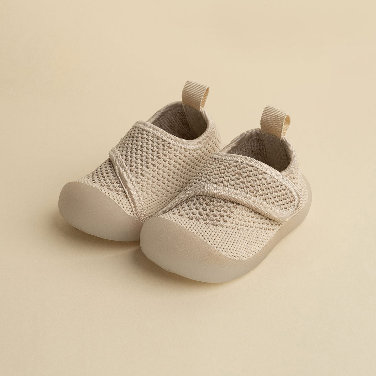 Beige baby shoes 