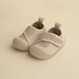Beige baby shoes 