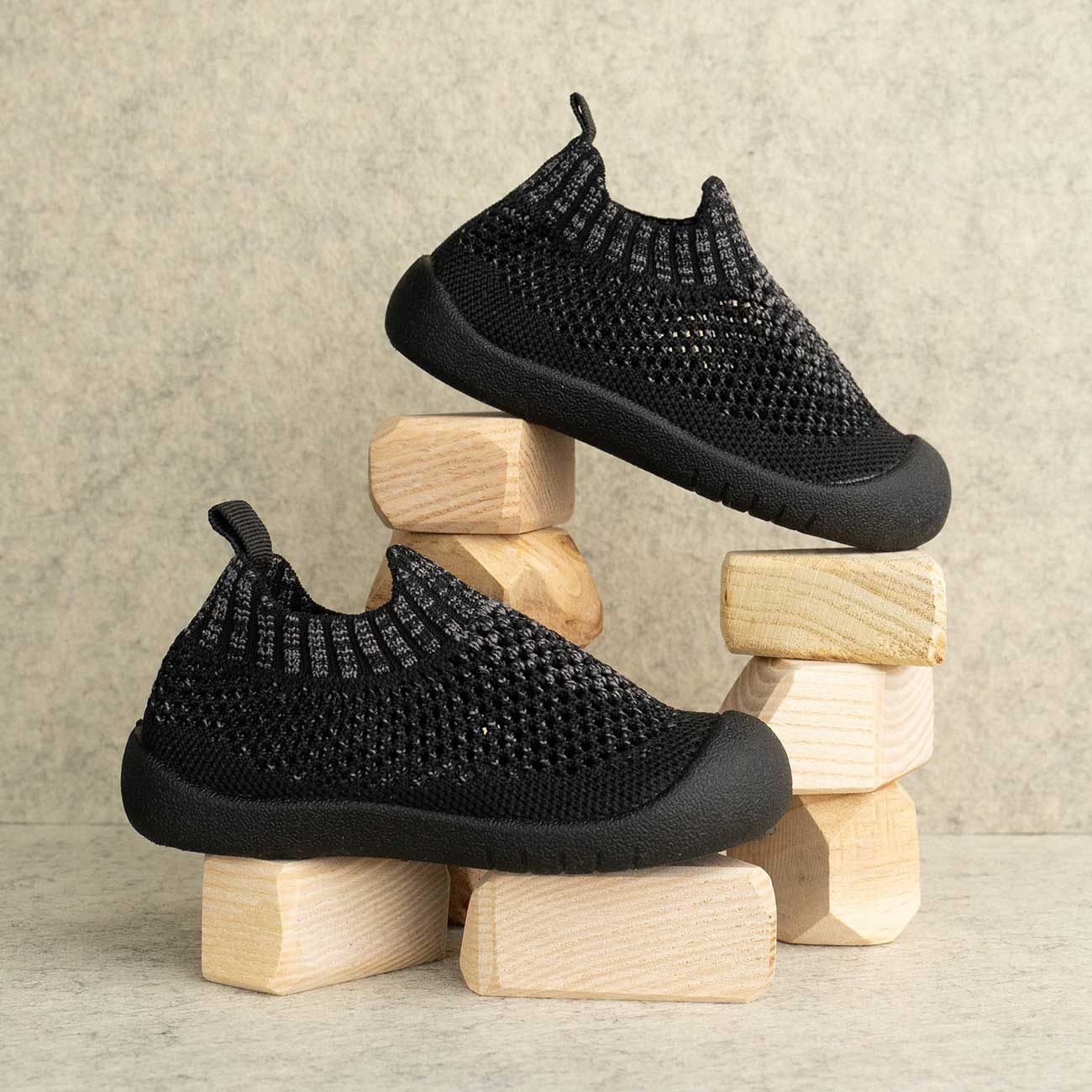 Duckies Slip-On Black Fleck