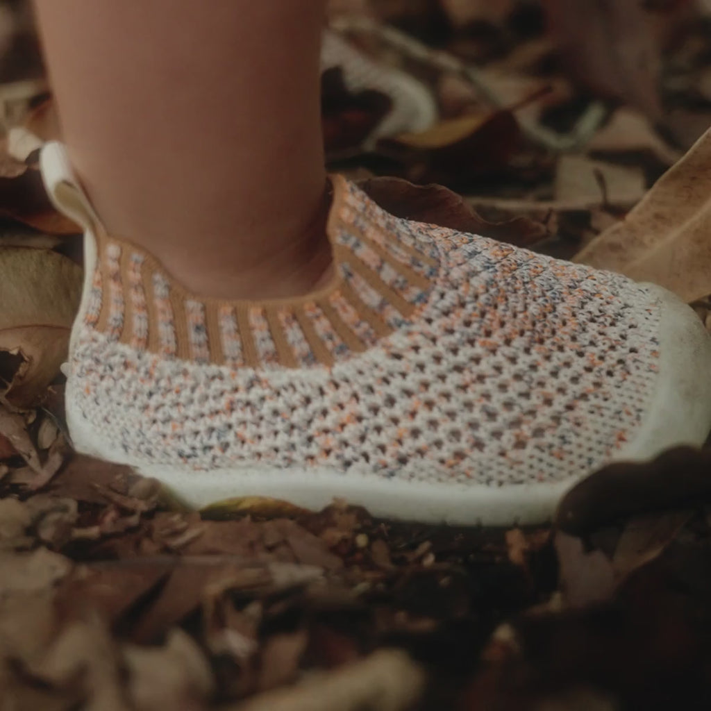 Flexible baby shoes 