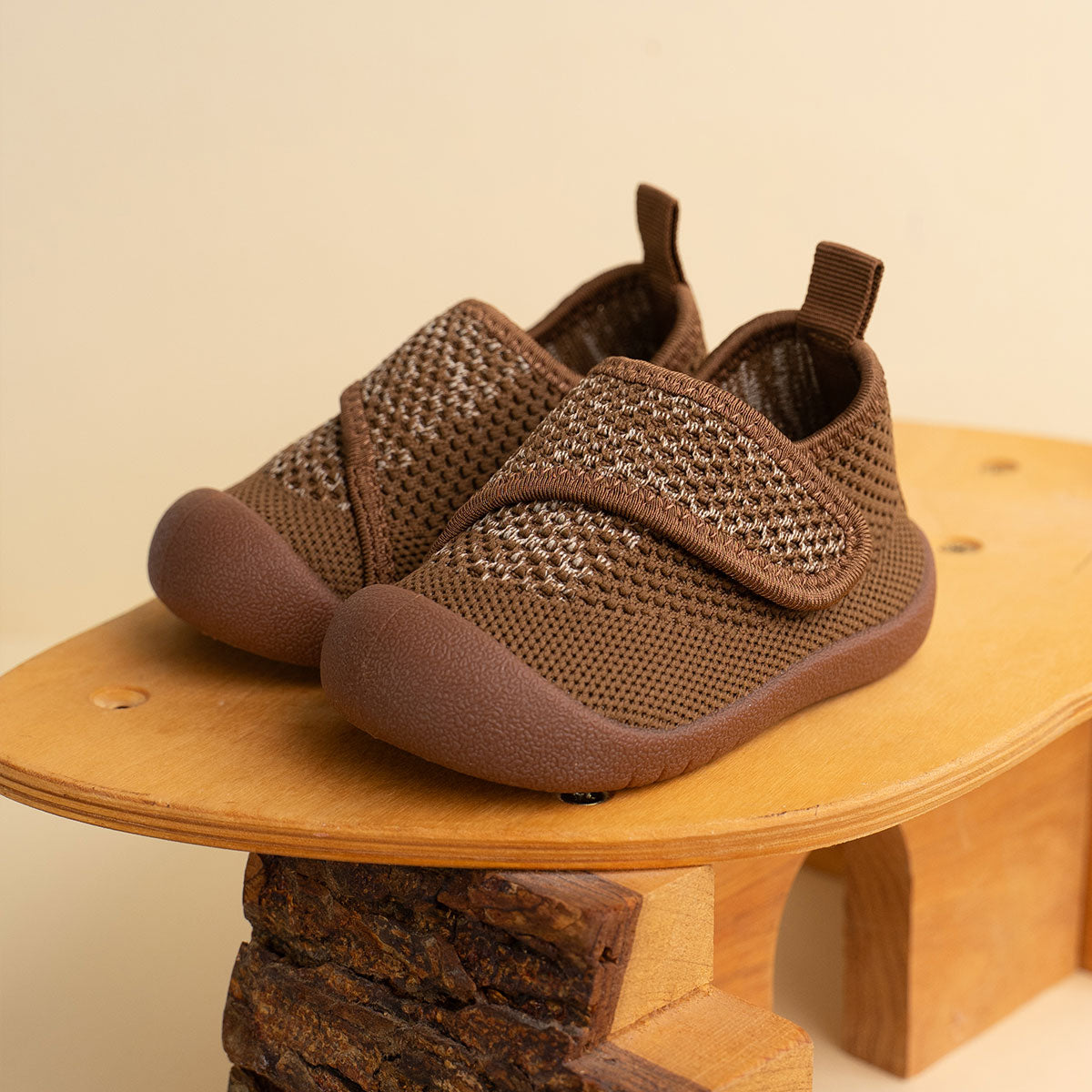 Duckies Velcro Walnut