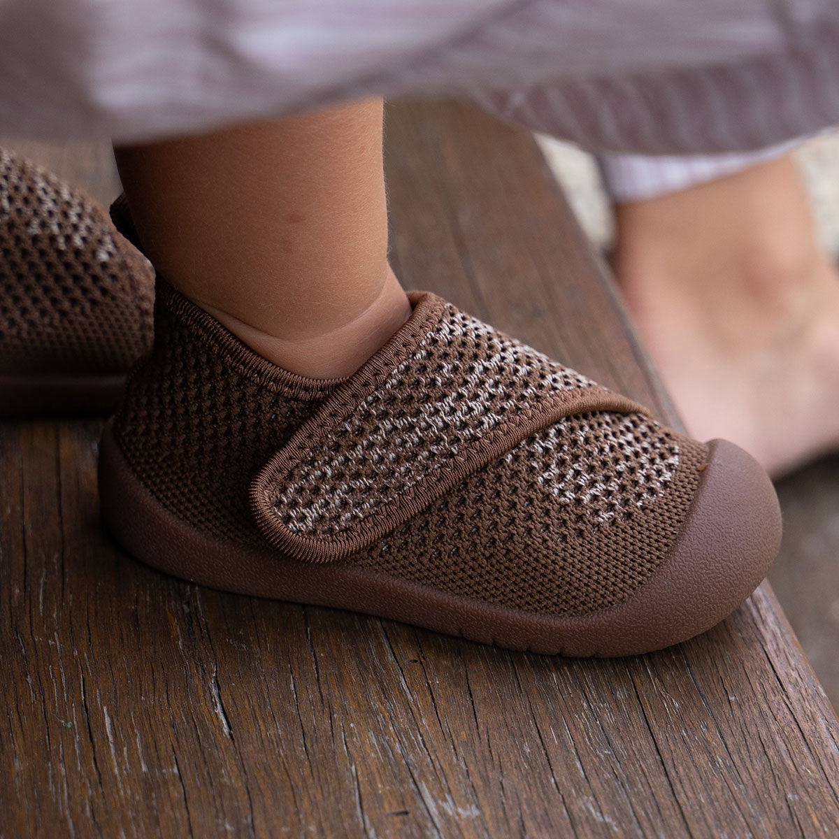 Duckies Velcro Walnut