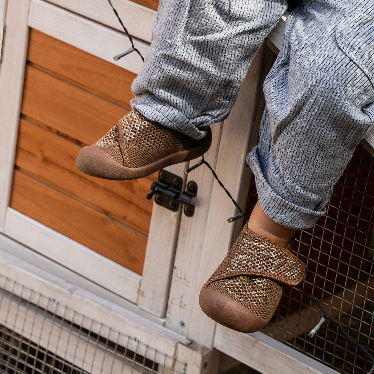 Duckies Velcro Walnut